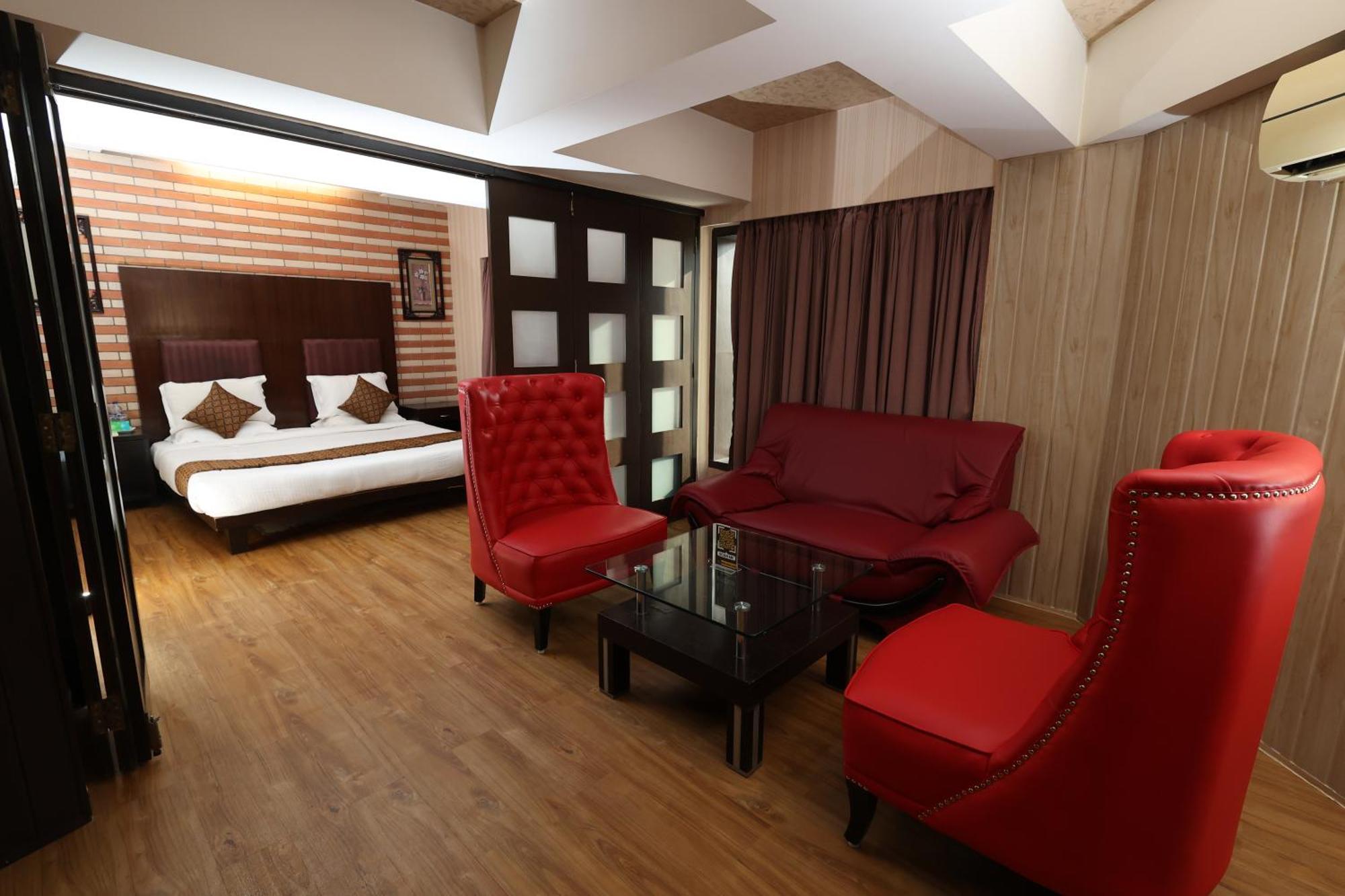 מומביי Quaint Suites Hotel & Banquet מראה חיצוני תמונה