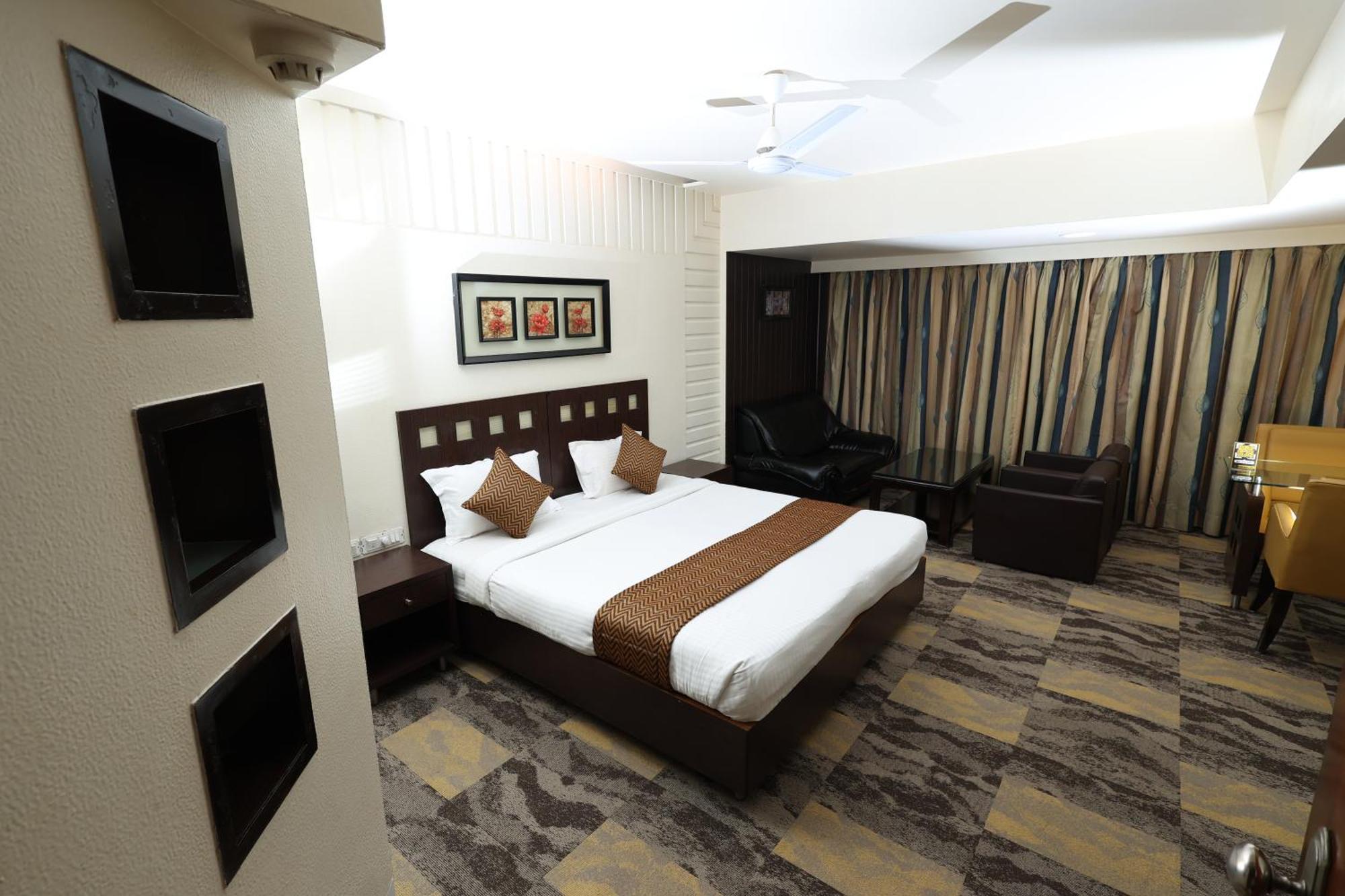 מומביי Quaint Suites Hotel & Banquet מראה חיצוני תמונה