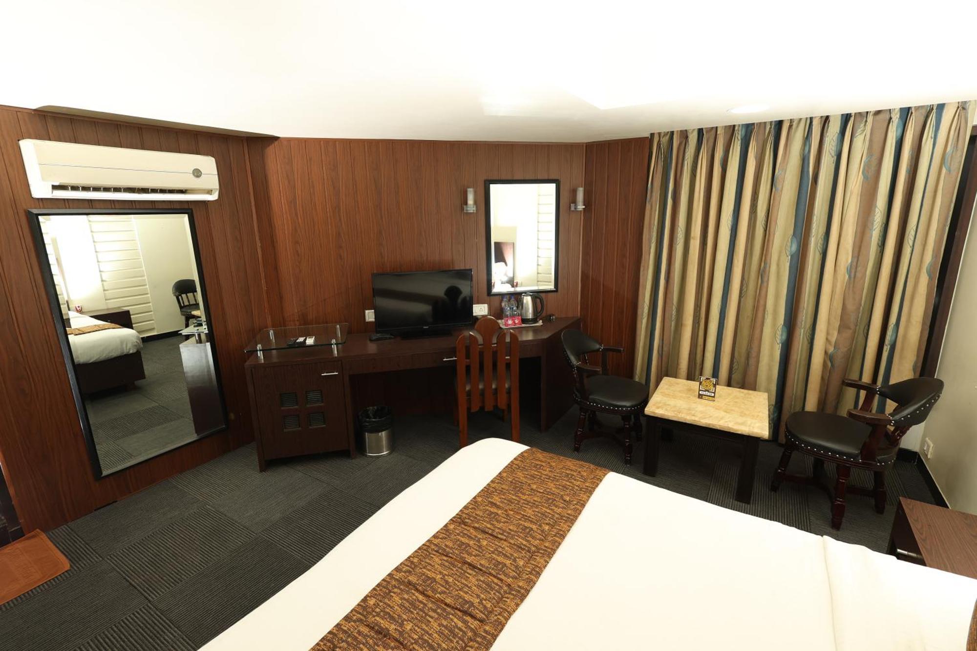 מומביי Quaint Suites Hotel & Banquet מראה חיצוני תמונה