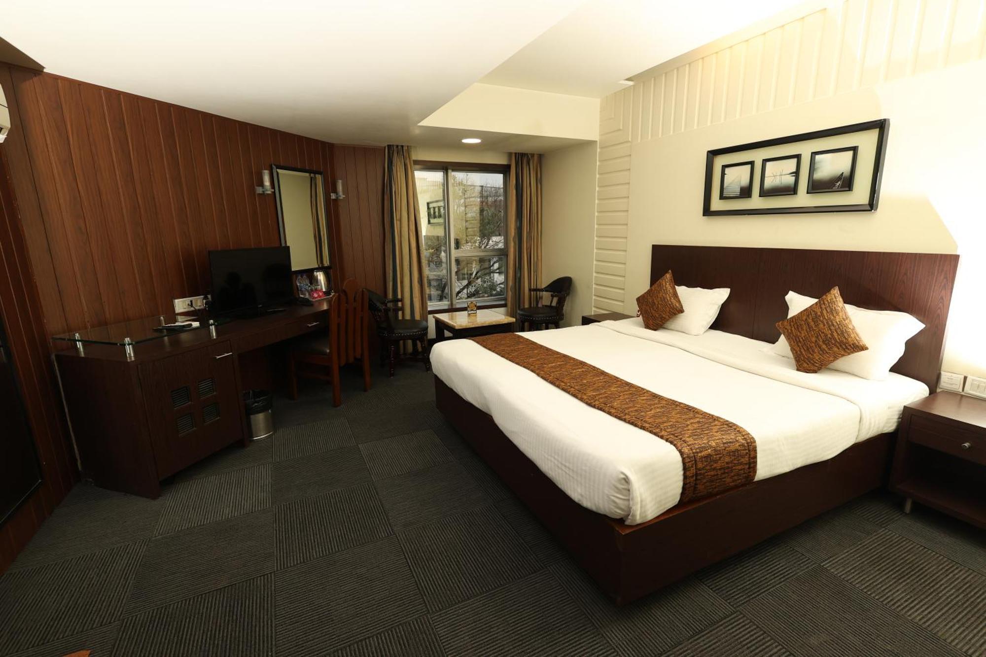 מומביי Quaint Suites Hotel & Banquet מראה חיצוני תמונה