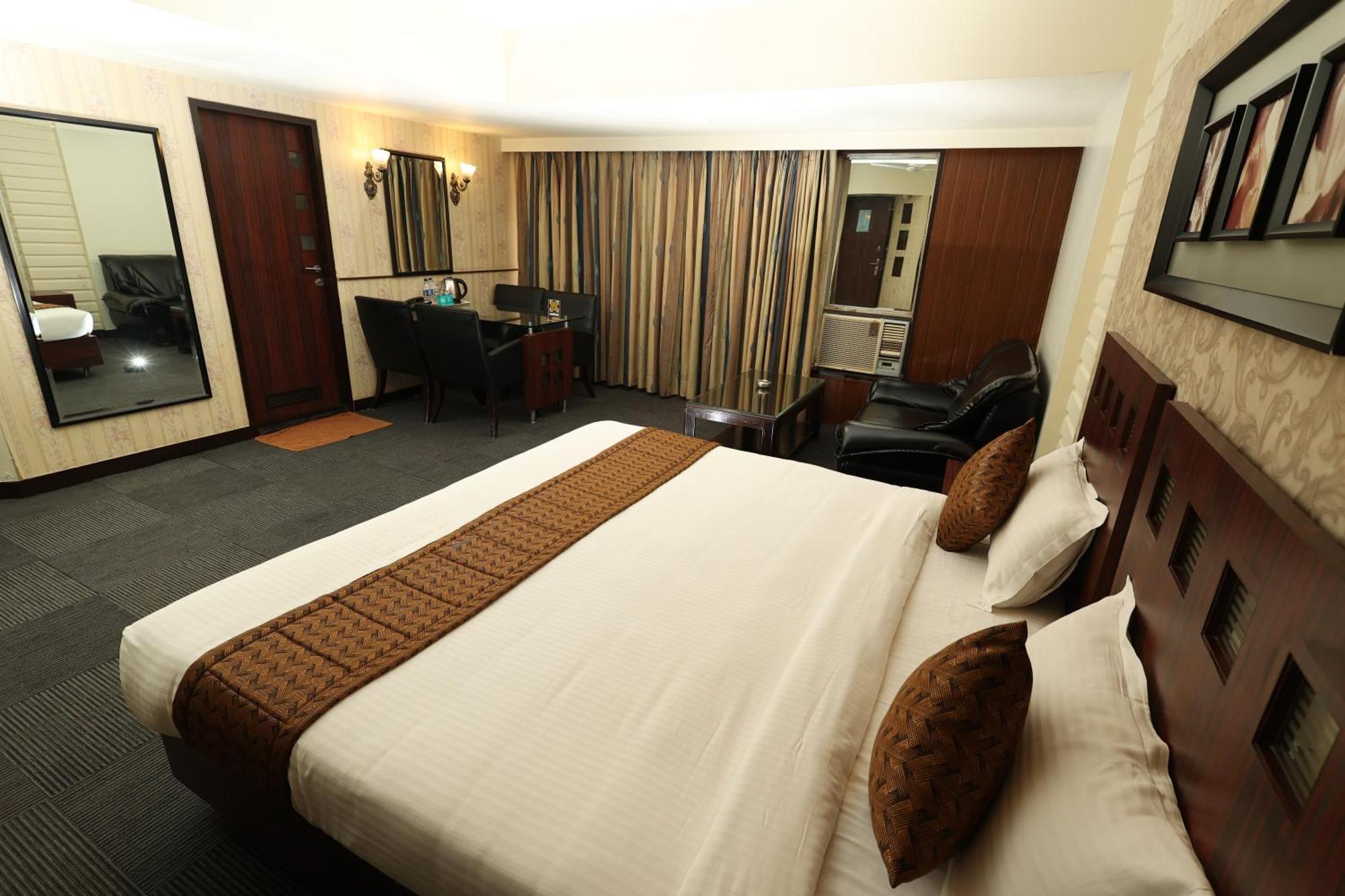 מומביי Quaint Suites Hotel & Banquet מראה חיצוני תמונה