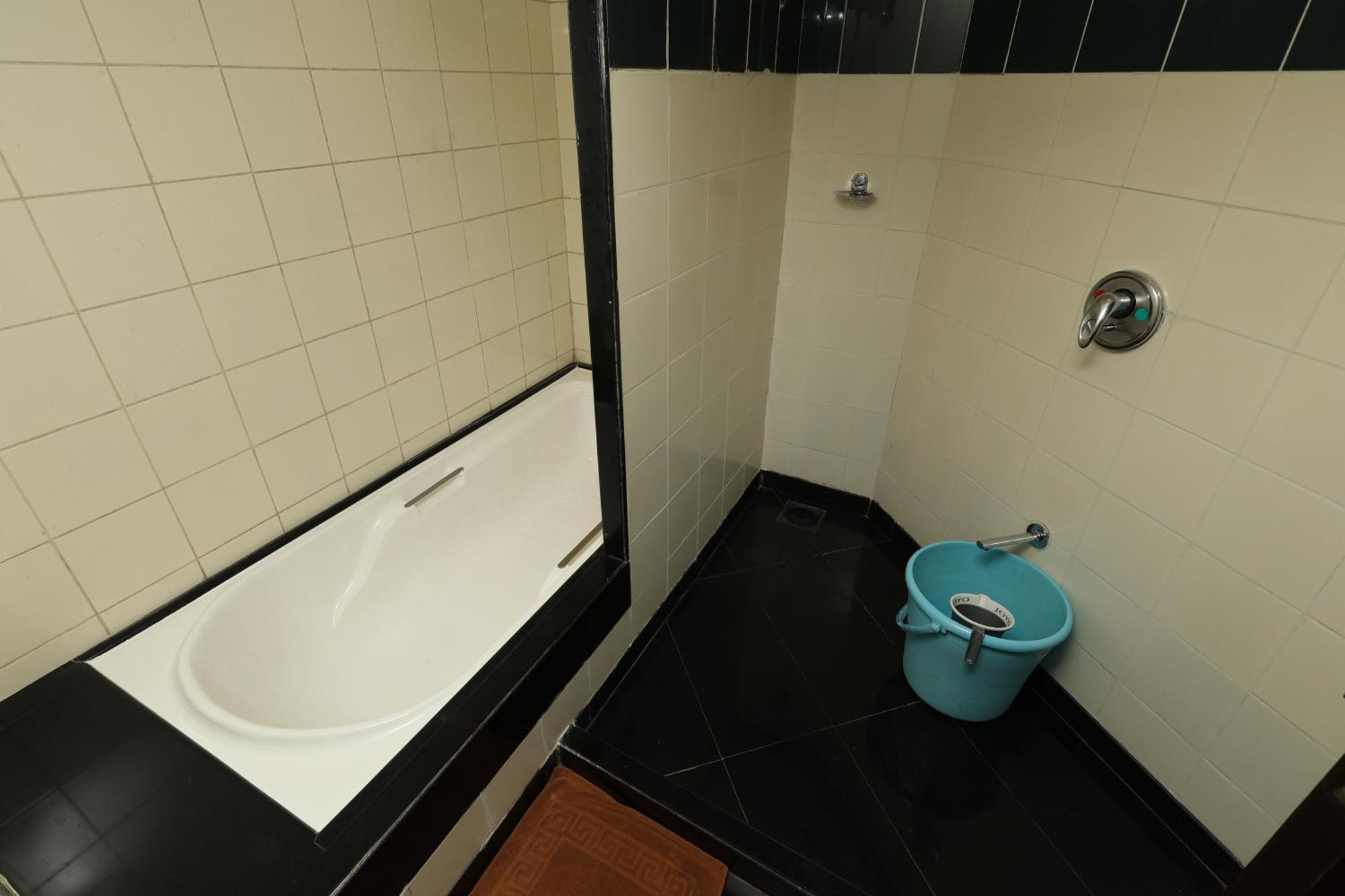 מומביי Quaint Suites Hotel & Banquet מראה חיצוני תמונה