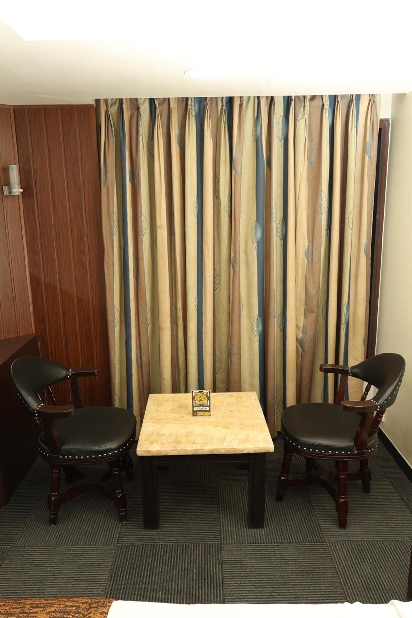 מומביי Quaint Suites Hotel & Banquet מראה חיצוני תמונה