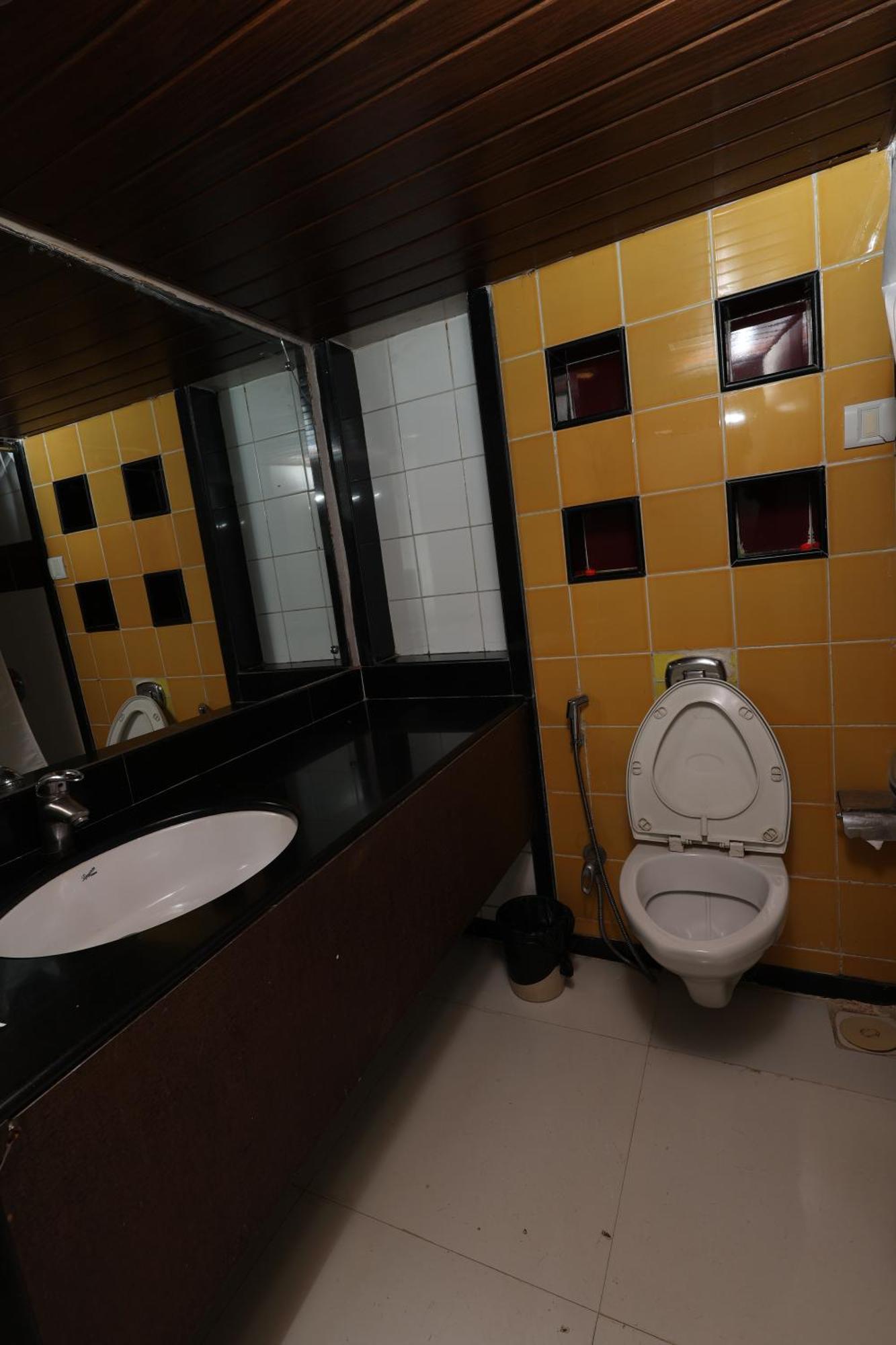 מומביי Quaint Suites Hotel & Banquet מראה חיצוני תמונה