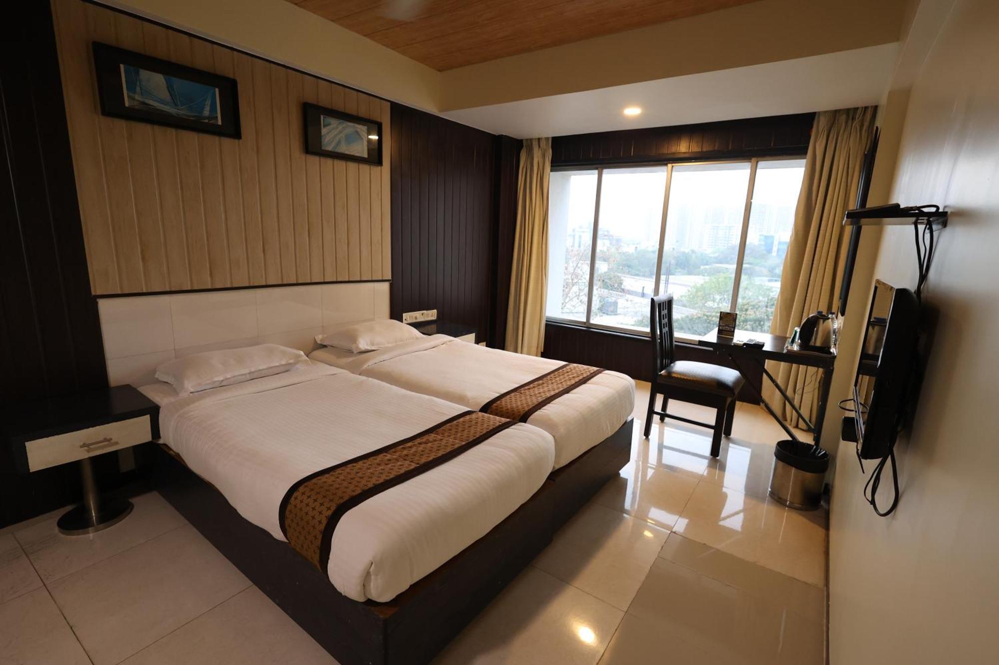מומביי Quaint Suites Hotel & Banquet מראה חיצוני תמונה