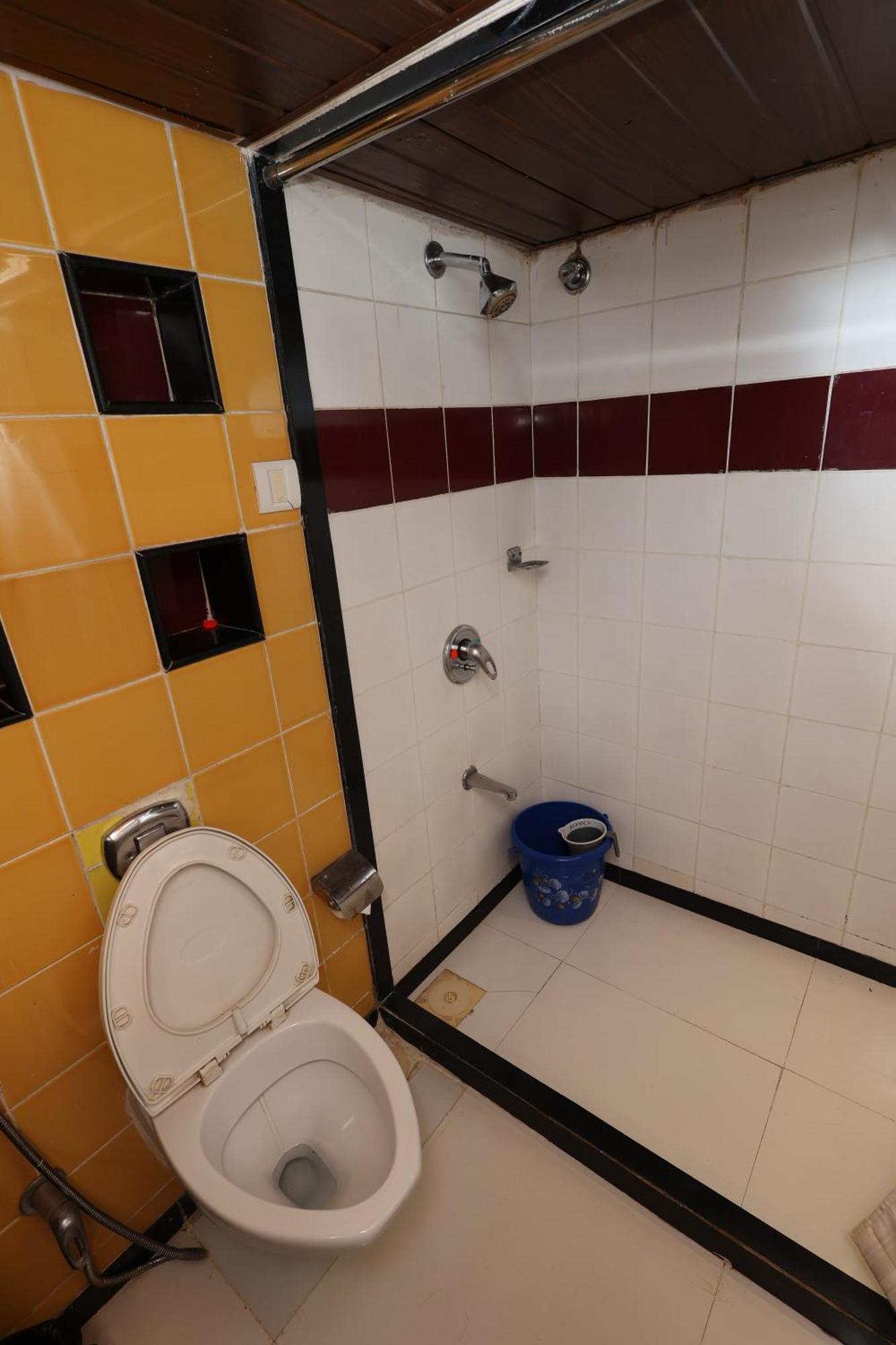 מומביי Quaint Suites Hotel & Banquet מראה חיצוני תמונה