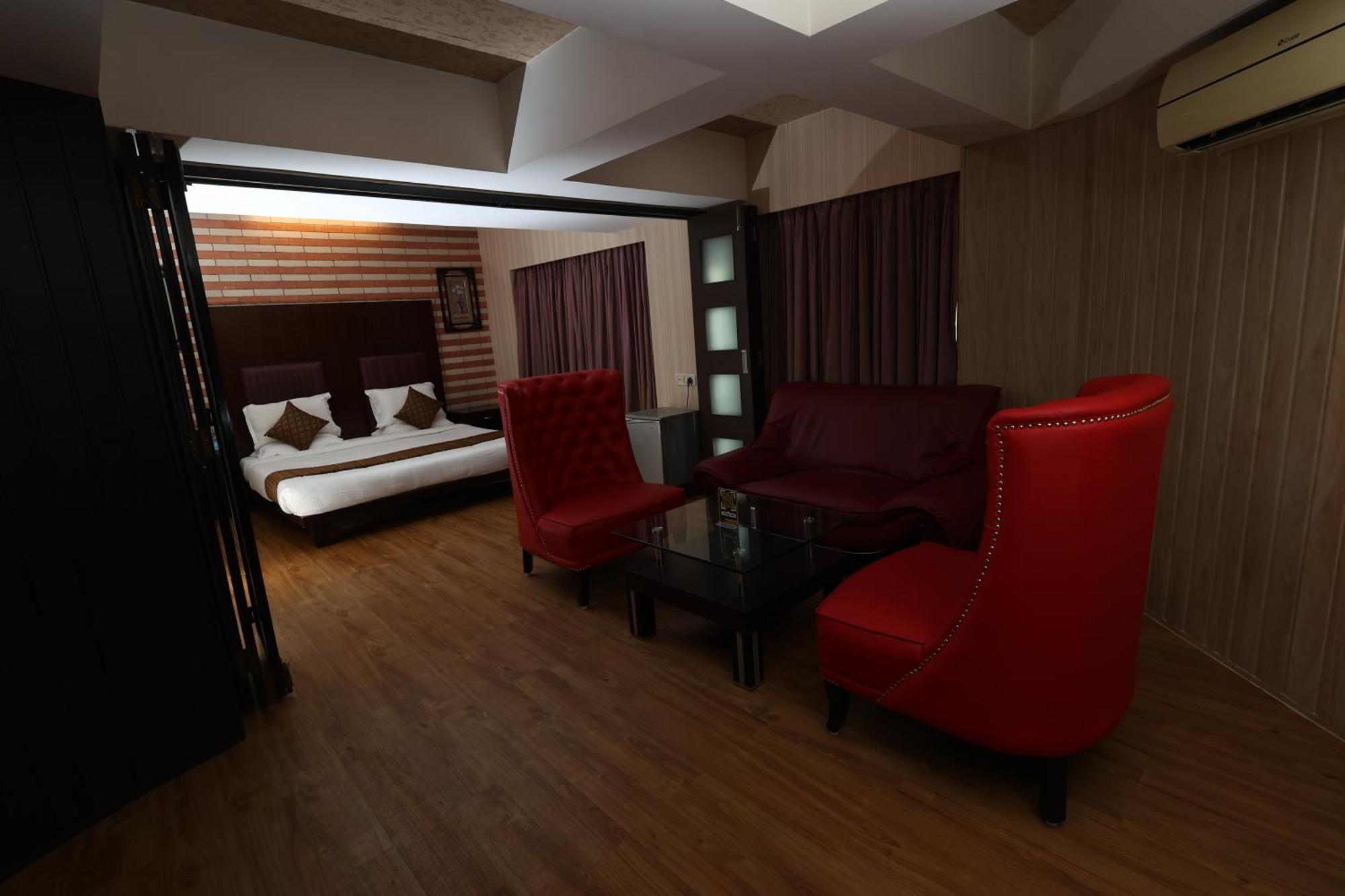 מומביי Quaint Suites Hotel & Banquet מראה חיצוני תמונה