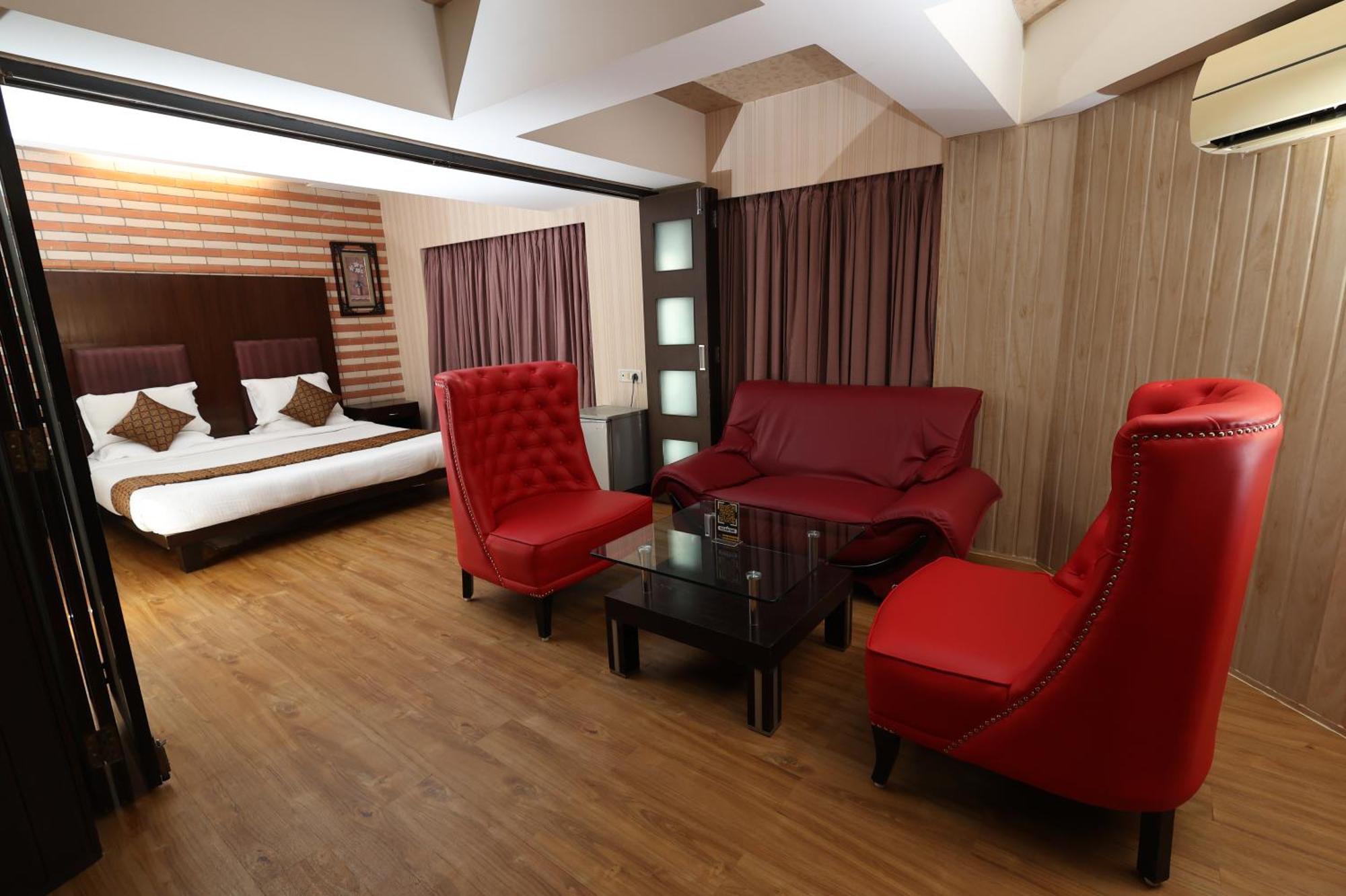 מומביי Quaint Suites Hotel & Banquet מראה חיצוני תמונה