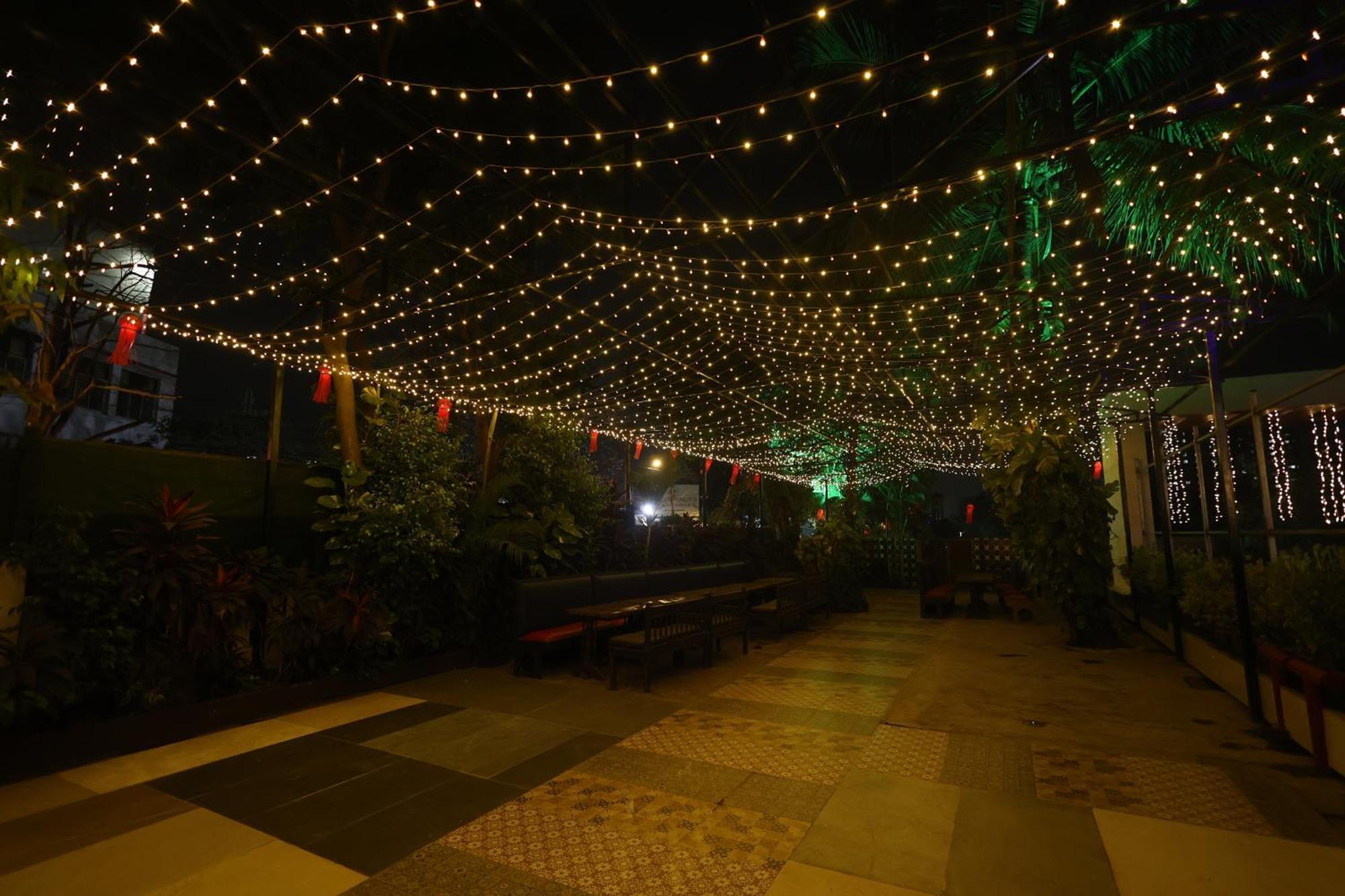 מומביי Quaint Suites Hotel & Banquet מראה חיצוני תמונה